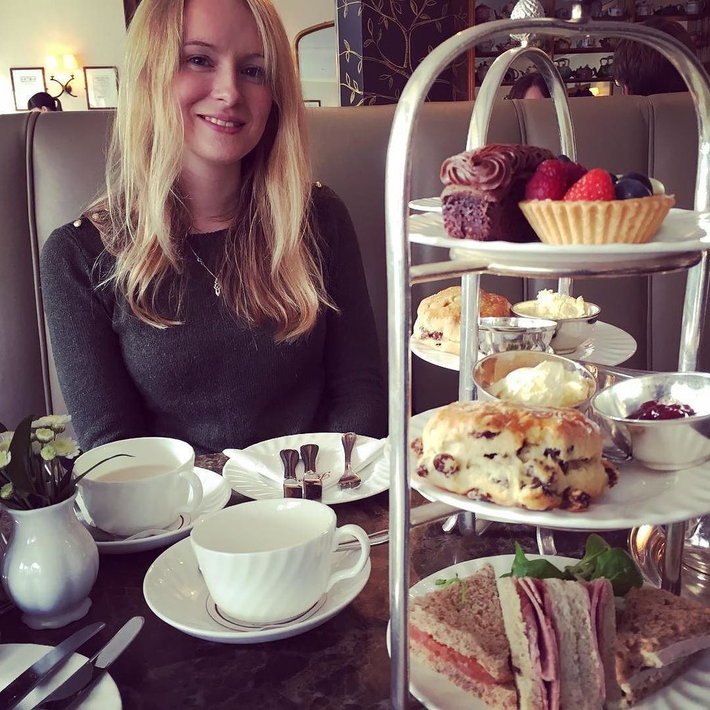 _alexhmusic's tweet photo. Introducing @el_j_18 to the #Bettys experience. #creamteafortwo #solidbrew #harrogate #wai… https://t.co/NZWMLWk6jr https://t.co/FPi9enR4is