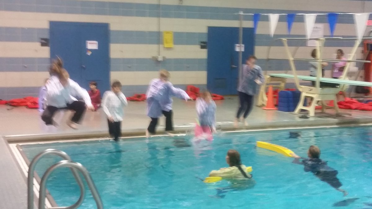 erdelyr's tweet photo. Last day of 5th grade drown proofing! https://t.co/cAayFDVQU5