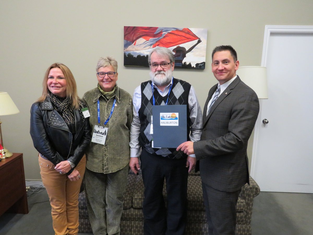 TheLakelands's tweet photo. A big thanks to MP @Jaime_Schmale for talking about #realestate and home ownership in #Haliburton #CREAPAC16 https://t.co/EvMmTVnDeR