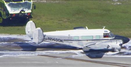 BREAKING: Plane catches fire after rough landing at #FortLauderdale Executive Airport. bit.ly/2ekGPC1 https://t.co/KC90LhEHB6