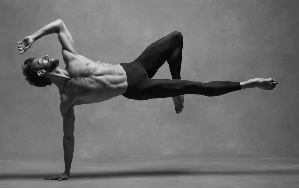 A look at @nycdanceproject's coffee-table book of exquisite ballet photography, The Art of Movement bit.ly/2e7WcxM via <a href="/gramilano/">𝙶𝚛𝚊𝚑𝚊𝚖 '𝙶𝚛𝚊𝚖𝚒𝚕𝚊𝚗𝚘' 𝚂𝚙𝚒𝚌𝚎𝚛</a>