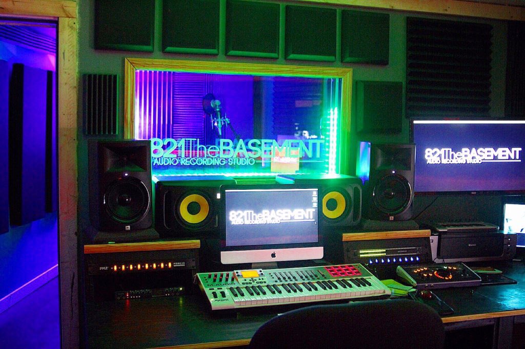 SJD - GlowStreet.Com tweet media