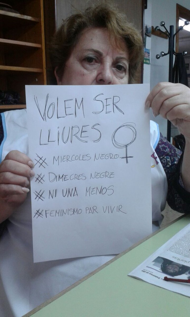 jeupv_valencia's tweet photo. Volem ser lliures!!!! #NiUnaMenos #MiercolesNegro #DimecresNegre https://t.co/eZ9rtzNiqR