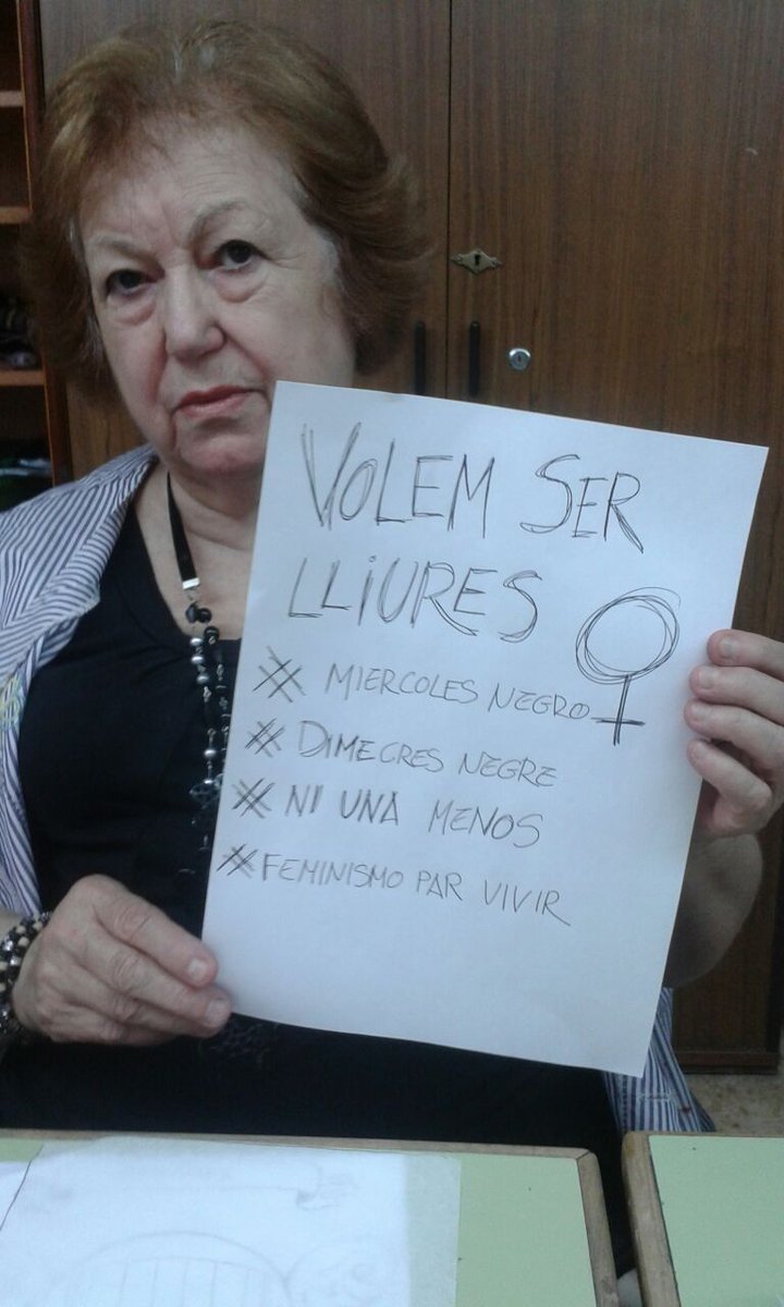 jeupv_valencia's tweet photo. Volem ser lliures!!!! #NiUnaMenos #MiercolesNegro #DimecresNegre https://t.co/eZ9rtzNiqR
