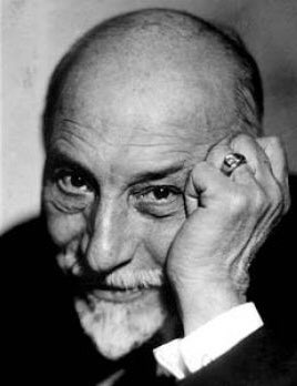 ACupOfBooks's tweet photo. Un'ora breve di dolore c'impressiona lungamente; un giorno sereno passa e non lascia traccia.

Luigi Pirandello

#passionelettura #citando https://t.co/w1WyswtI7y