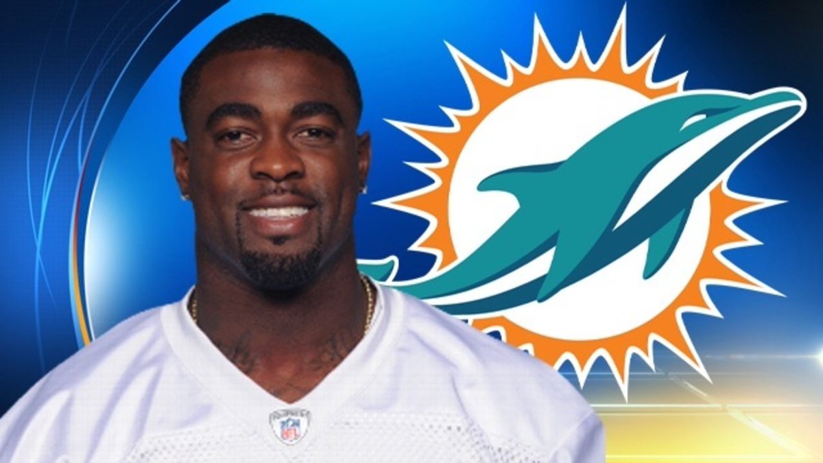 #BREAKING @MiamiDolphins Reshad Jones out for the season with injury bit.ly/2e81Hwp?utm_me… https://t.co/A9VxICvbmv