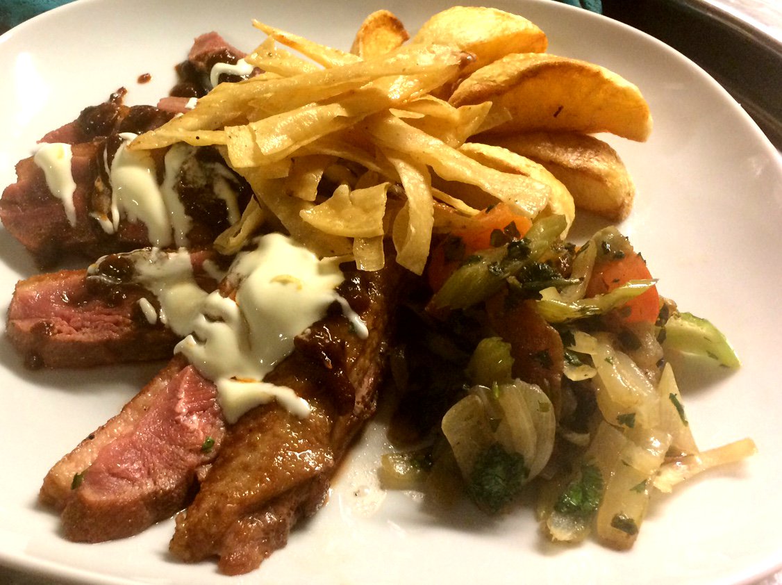 donpapalo's tweet photo. Kom in o värm er från höstrusket ute o prova vår grillmeny. Många starka och goda smaker utlovas.

#donpapalo #uppsala #mexikanskmat https://t.co/2tGVlVj9tO