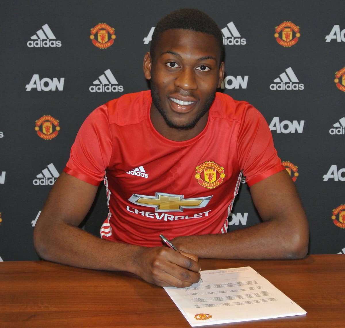 tfosumensah's tweet photo. I am delighted to have signed a New contract here At Manchester United🙏🏾 https://t.co/6X7KAtdFQP