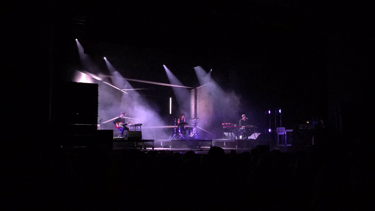 jrdn_smth's tweet photo. Still wish I was at this show 🙌🏻
@jamesblake #TheColourInAnything https://t.co/QlaesHPzU1