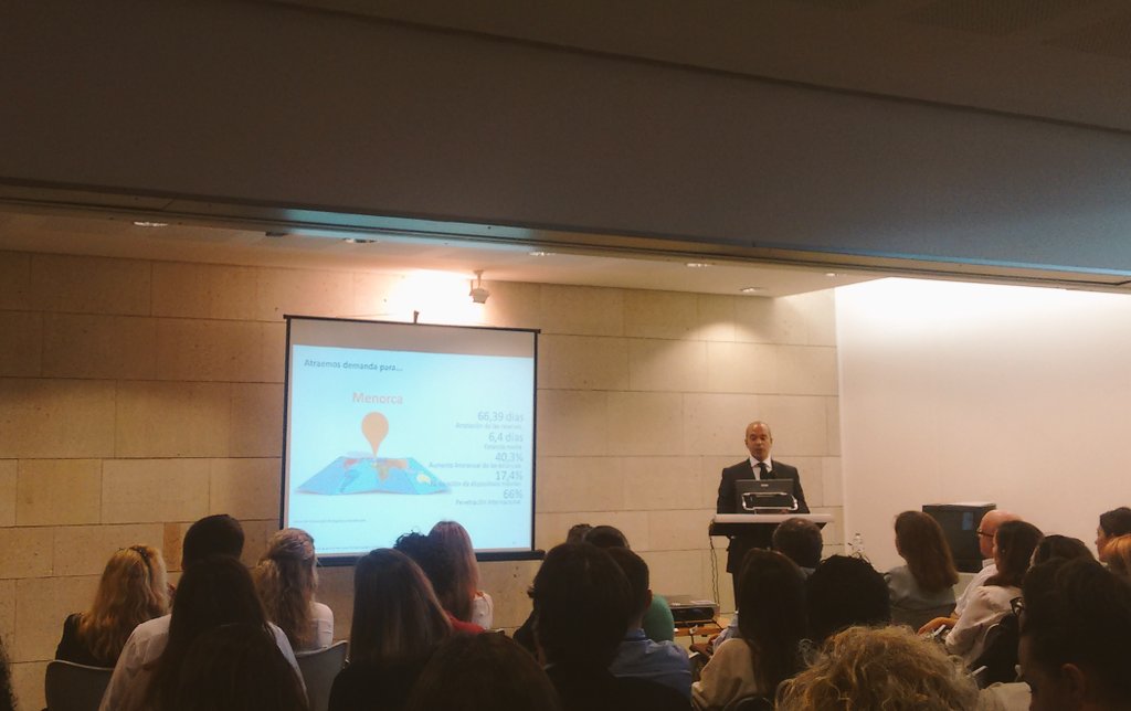 Nuno Sales de <a href="/ExpediaES/">Expedia.es</a> hablando sobre el crecimiento turístico y tendecias del mercado en #Menorca