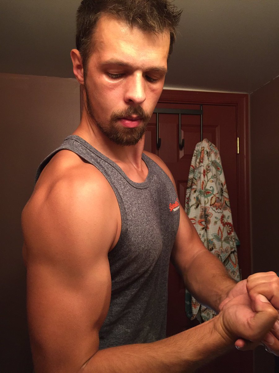 Jonathan9six's tweet image. The quest for shoulders continues. New method of doing lateral raises: like it. #sidedelts #shoulders #superbmoustache