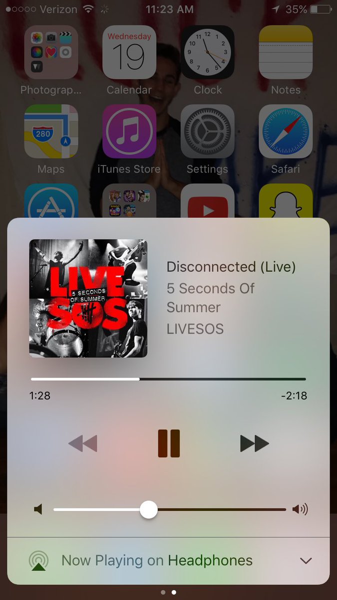 mukemajesty's tweet photo. get out https://t.co/mDH6bfCviM