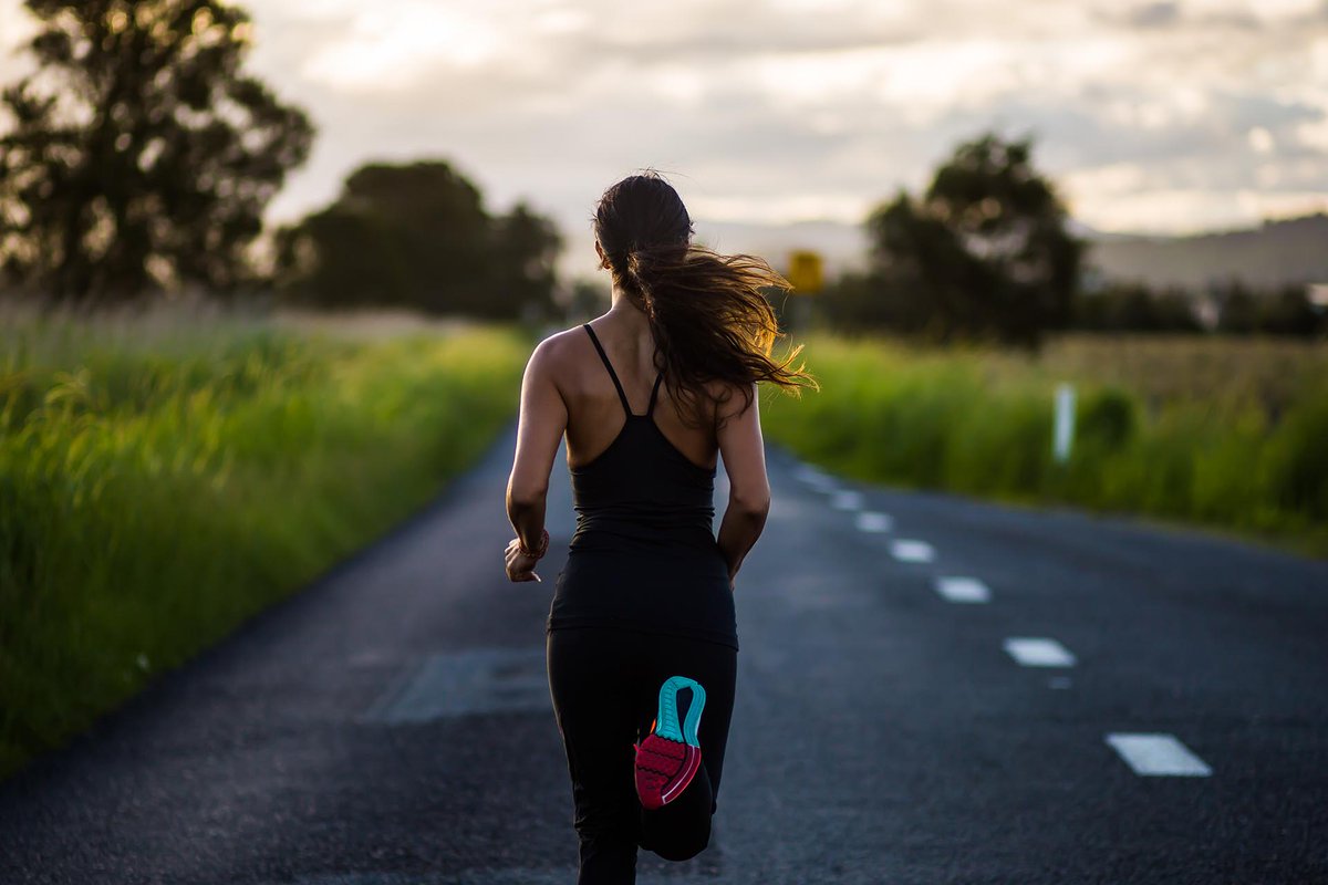 ColorMeSG5K's tweet image. Did you know 104.3 calories are burned every mile when running at a 10 minute/mile pace. #5k #running #CMSG #OhioState #milage