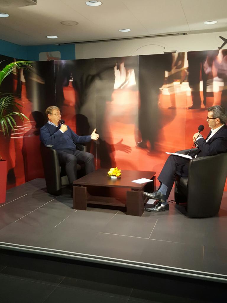ParcoursdeVie's tweet photo. [Fan, portrait] "Ma rencontre avec McDonald's s'est faite par hasard" A.Soreau https://t.co/F5az6gONG7