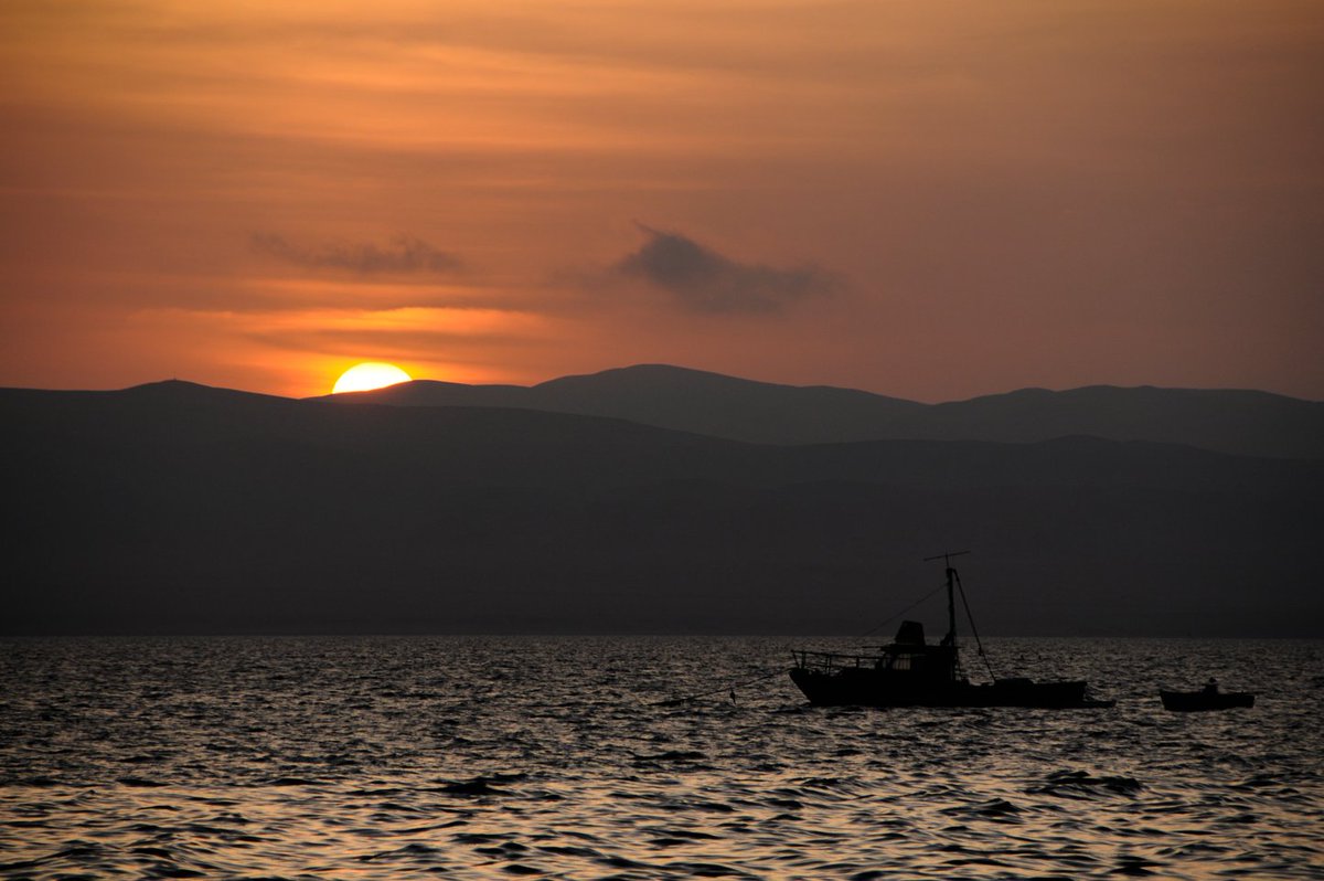 Take us back to the #sunset of Paracas, #Peru! Have you been? #travel #travelblog #gaytravel #southamerica #travelblogger