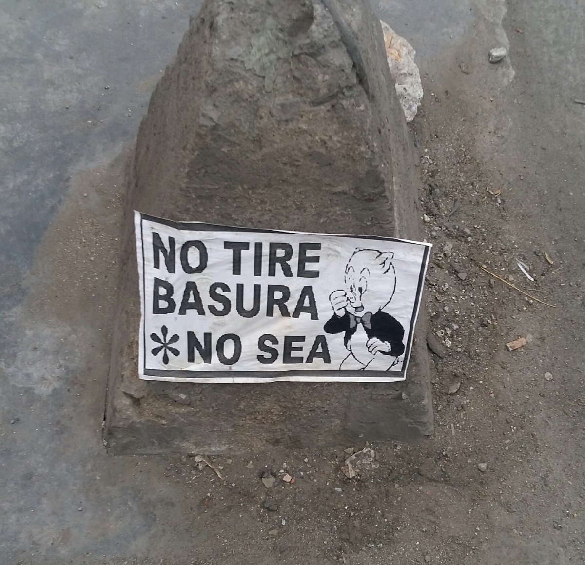 darkpuff2015's tweet image. Que culpa tiene Porky 😱😱
▶youtu.be/bc68A3_WVSs