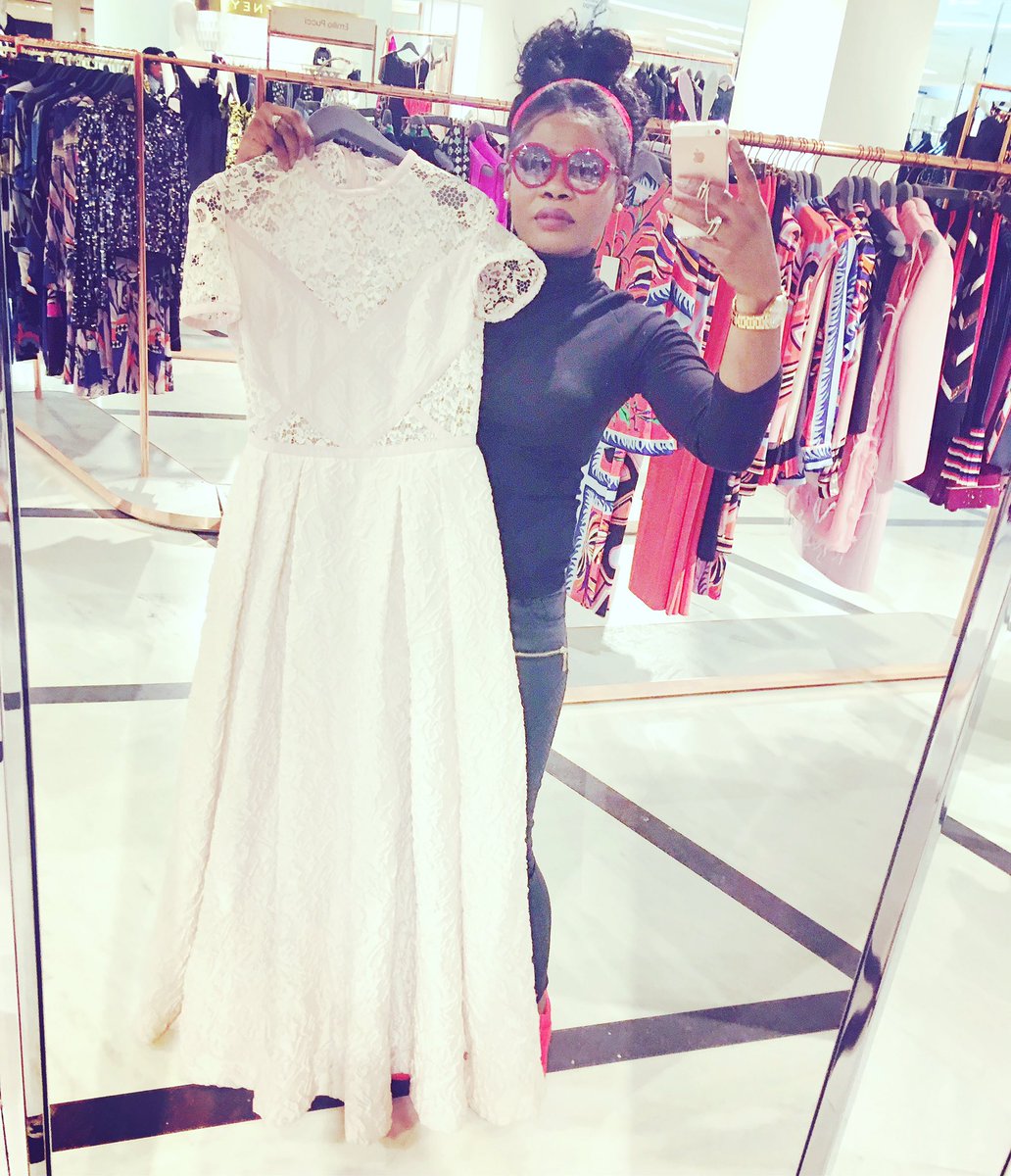 mamamuva's tweet image. In #selfridges the otherday #shoppingforaclient #mutitasking #fashion #style #personalshopper #personalshopping #modeling #model #selfietime