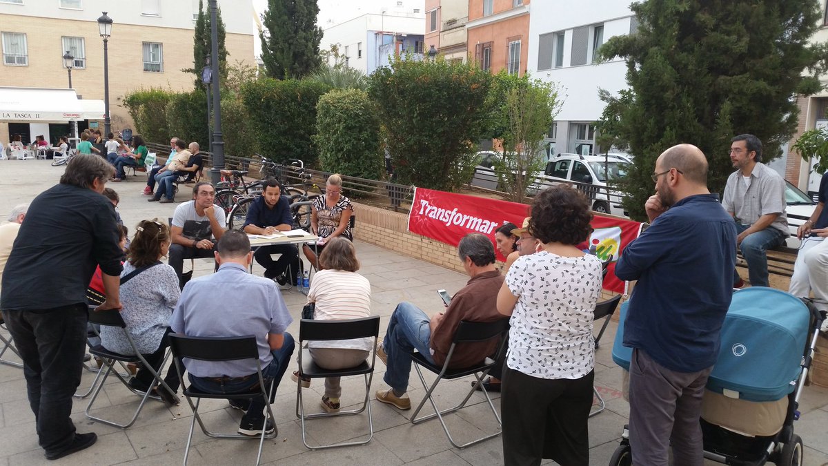 CentroPCA_SVQ's tweet photo. Muchas intervenciones y muy interesantes en el #AyuntamientoALaCalle en #cascoAntiguo con @rojosevillano en #Sevillahoy los temas del barrio https://t.co/cNZ9THb7ye