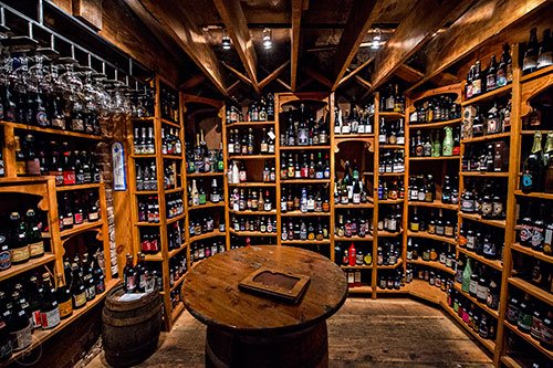 FlyingDog's tweet photo. Objective: Understanding the aging process and how to start your own beer cellar at home. https://t.co/OVDdA7sRww https://t.co/qbWSj7rpsb