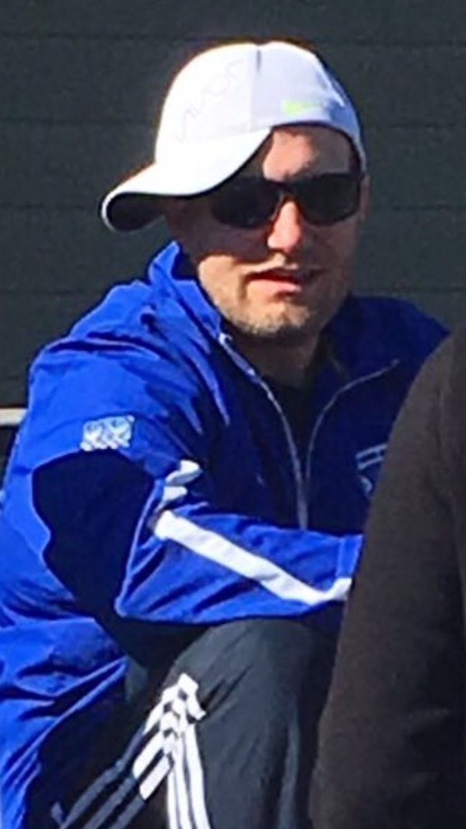 TheSadBus's tweet photo. When u turn into a crip cuz ur team won 3x in a row https://t.co/kv6XqijMks