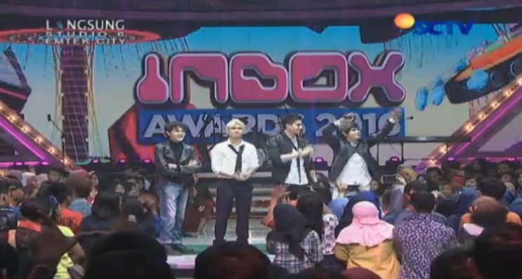 SCTV's tweet photo. Si ganteng ganteng ini mau bacain nominasi #InboxAwards Band Paling Inbox. https://t.co/jWyuINTm6D