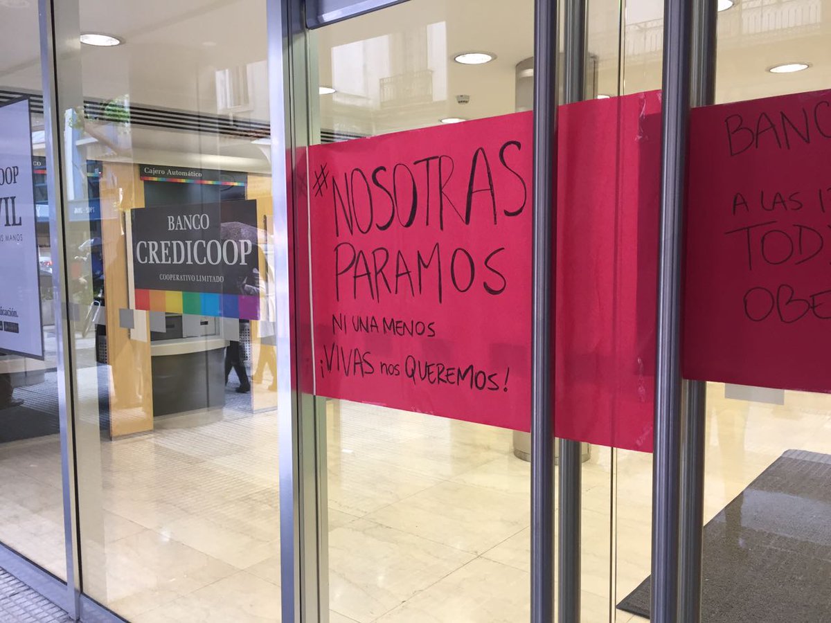 fjcarg's tweet photo. Cese de tareas: #NosotrasParamos para decir basta a la violencia y la opresión del patriarcado y el capital.  #NiUnaMenos #VivasNosQueremos https://t.co/irKmx07FRw