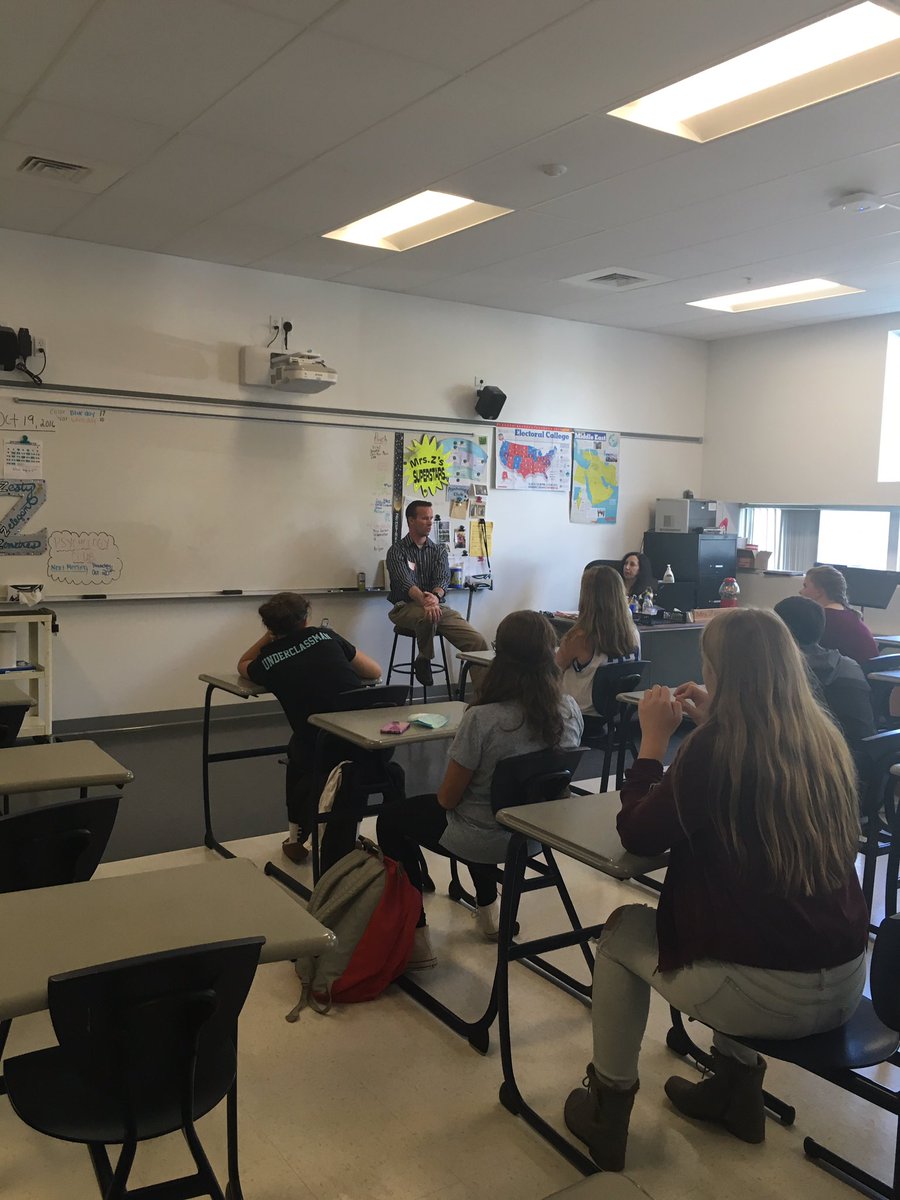 Spaulding_phs's tweet photo. Neil from Northeast Rehab talking to students about the Physical Therapy field.
#careerday2016 https://t.co/3Kjs9ATuTJ