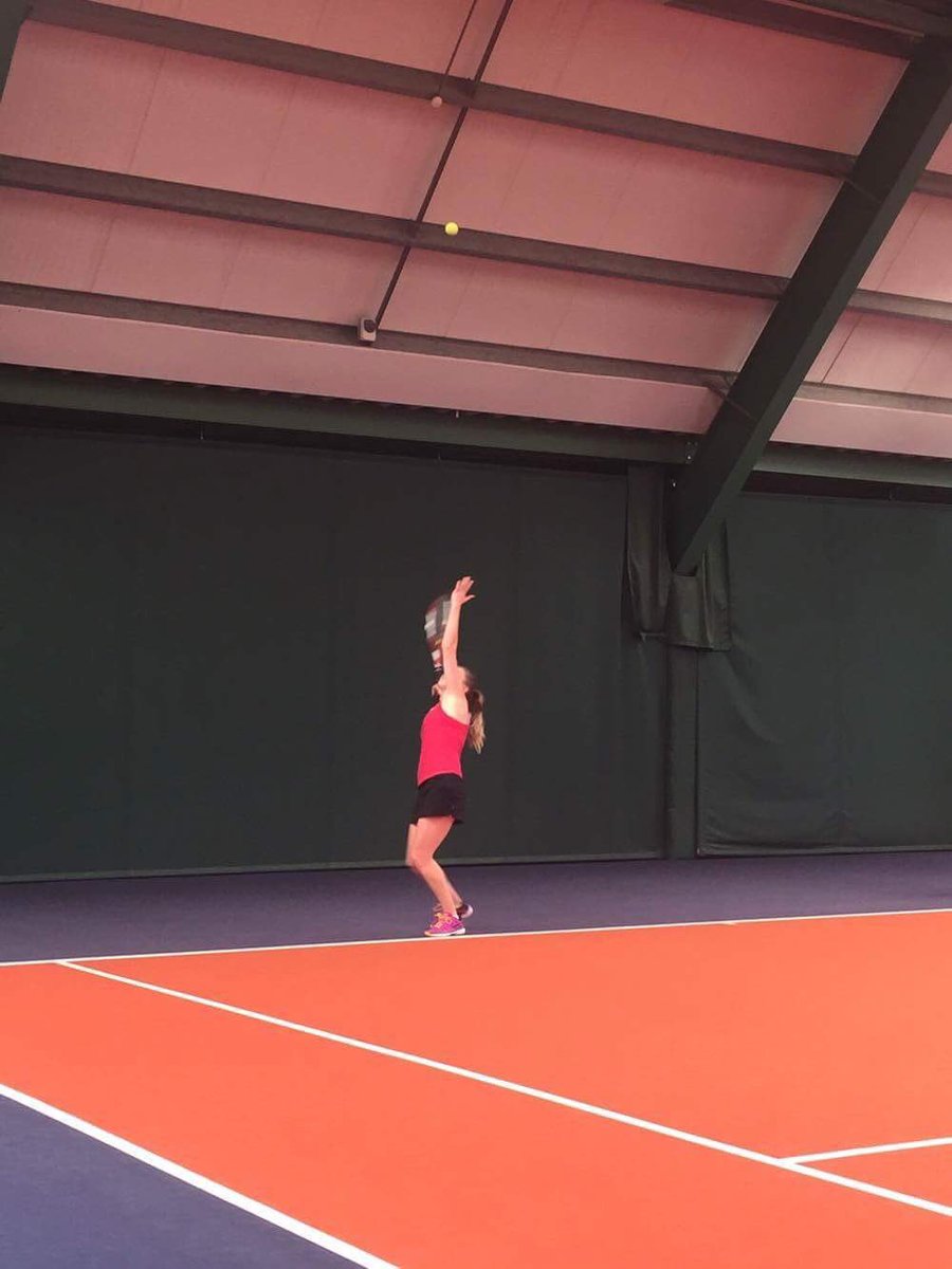 MMUTennis_'s tweet image. The ladies team in action today #TrophyPosition #WeAreMMU #BucsWednesday