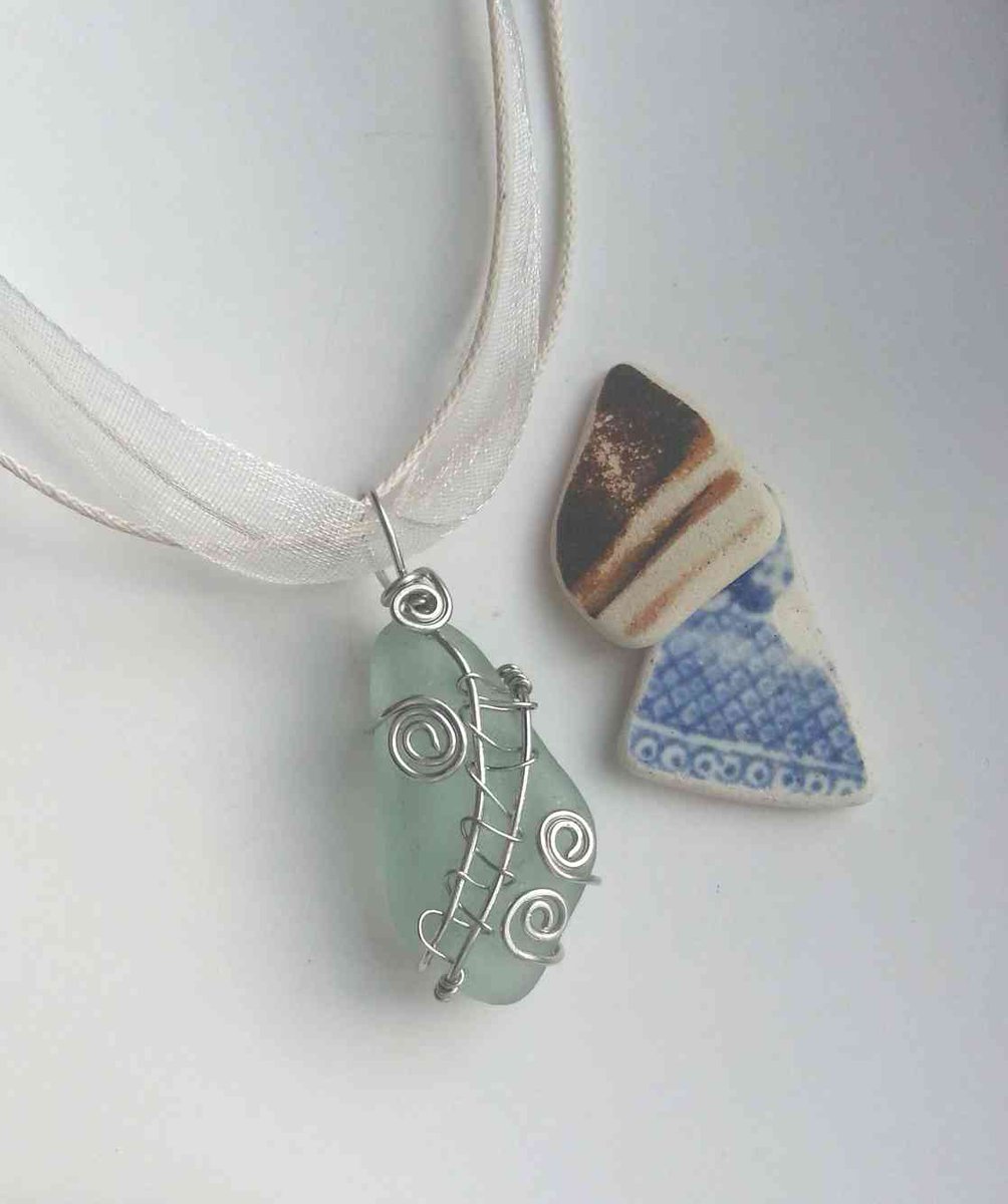 SeaglassBazaar's tweet photo. https://t.co/cZ0ziVzsch #eshopsuk #etsyuk #etsy #handmadejewellery #seaglassjewellery #seaglass #craft #handmade https://t.co/pzs2U1uAEG