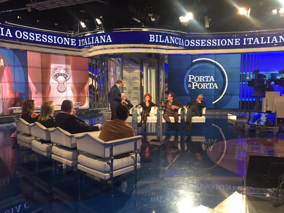 #portaaporta alle 23:30 #alimentazione #diete: #GiorgioCalabrese <a href="/LucaVissani/">Gianfranco Vissani</a> <a href="/Serena_Grandi/">Serena Grandi 💋👄❤️🌺♥️🤩</a> <a href="/_CinziaLeone/">Cinzia Leone</a> <a href="/LambertucciR/">Rosanna Lambertucci</a> <a href="/PhilippeDaverio/">Philippe Daverio</a>