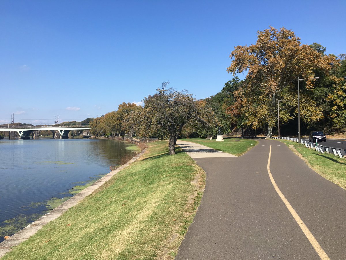 newsethwilliams's tweet photo. Great day for a run on Kelly Drive. @USAMurphy I'm training for the APFT #ArmyTraining #Getinitin #Hoooaaaahhh @PANationalGuard https://t.co/f8BHNDFLv5