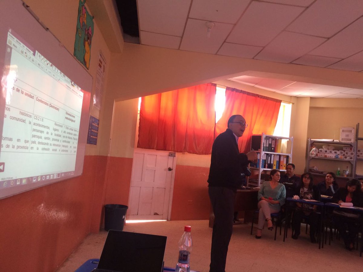 i_penhafiel's tweet photo. Seguimiento y formacion docente en Inst. Educ. Municipales #Loja #EDINUN #aprendiendoconalegria 
 @chatojobol @MunicipioDeLoja @KukaGb https://t.co/OiJ4fLXW6R