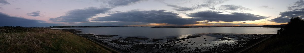 Sunset over Langstone Harbour &amp; the #RSPBLangstone Islands tonight to the sound of wintering Brent Geese, shore birds &amp; roosting gulls.