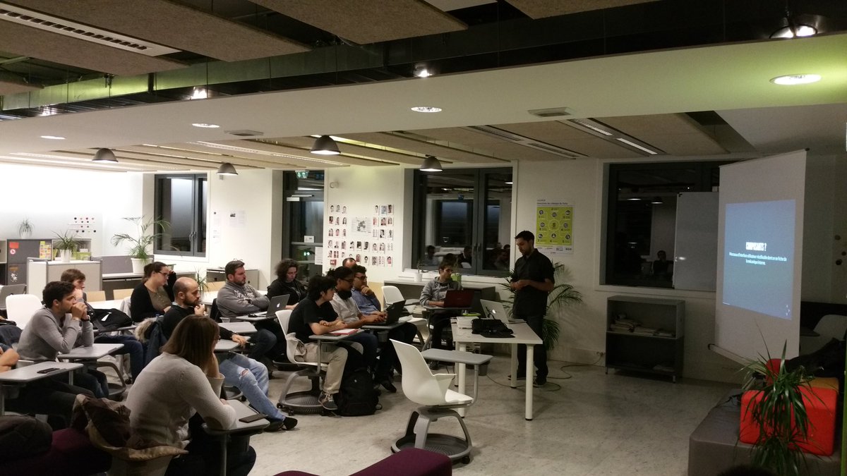 tours_js's tweet photo. #ToursJS première soirée sur React.Js ça commence avec @LudovicLafole ! https://t.co/4nzWKuCGsQ
