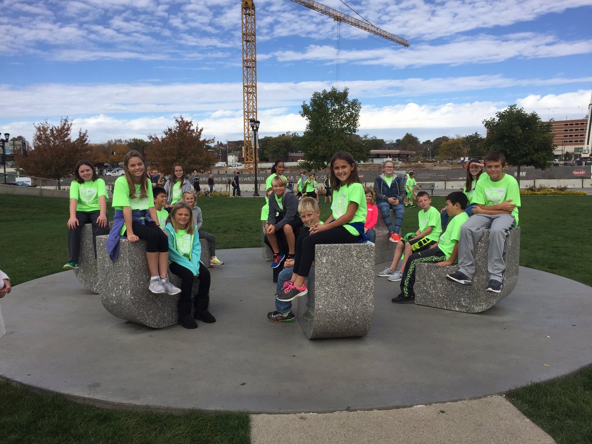 learningrocks5's tweet image. Great visit to the Art Center and Sculpture Park. #RCtopdogs #ankenylearns @AnkenyRockCreek