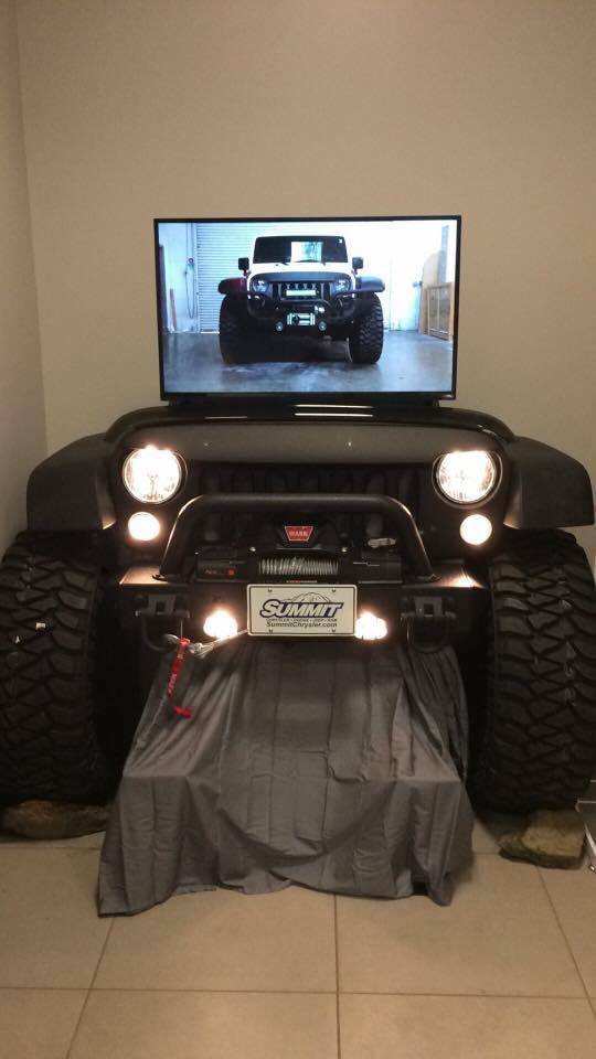 Now THIS is a home entertainment setup! #JeepLife #JeepCreep 😁😎👍