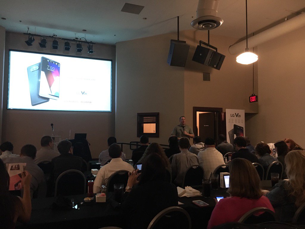 trentrackley's tweet photo. Hanging with LG this morning, ready and excited to learn about the V20!! @SellwithLG #V20DFW https://t.co/PfQ3ZwA0s4