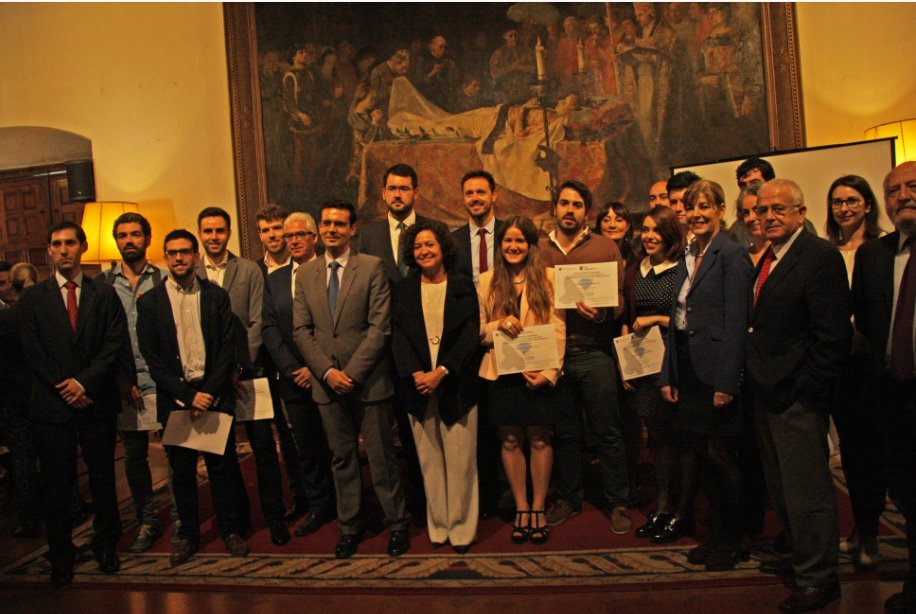 UGRemprendedora's tweet photo. Aquí podéis ver las fotografías tomadas en la Entrega de Premios del VI Concurso de Emprendimiento Universitario👉https://t.co/pKG8z1YGM1 https://t.co/zEsDkrRpMm