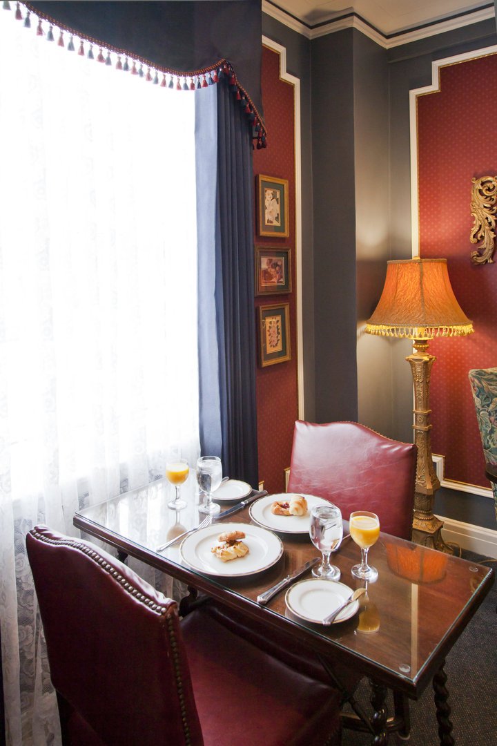 .@WestJetMagazine hails the Hotel Saskatchewan as "the crown jewel of the Queen City." We can see why.  <a href="/HotelSK/">Hotel Saskatchewan</a> bit.ly/2dceFnn