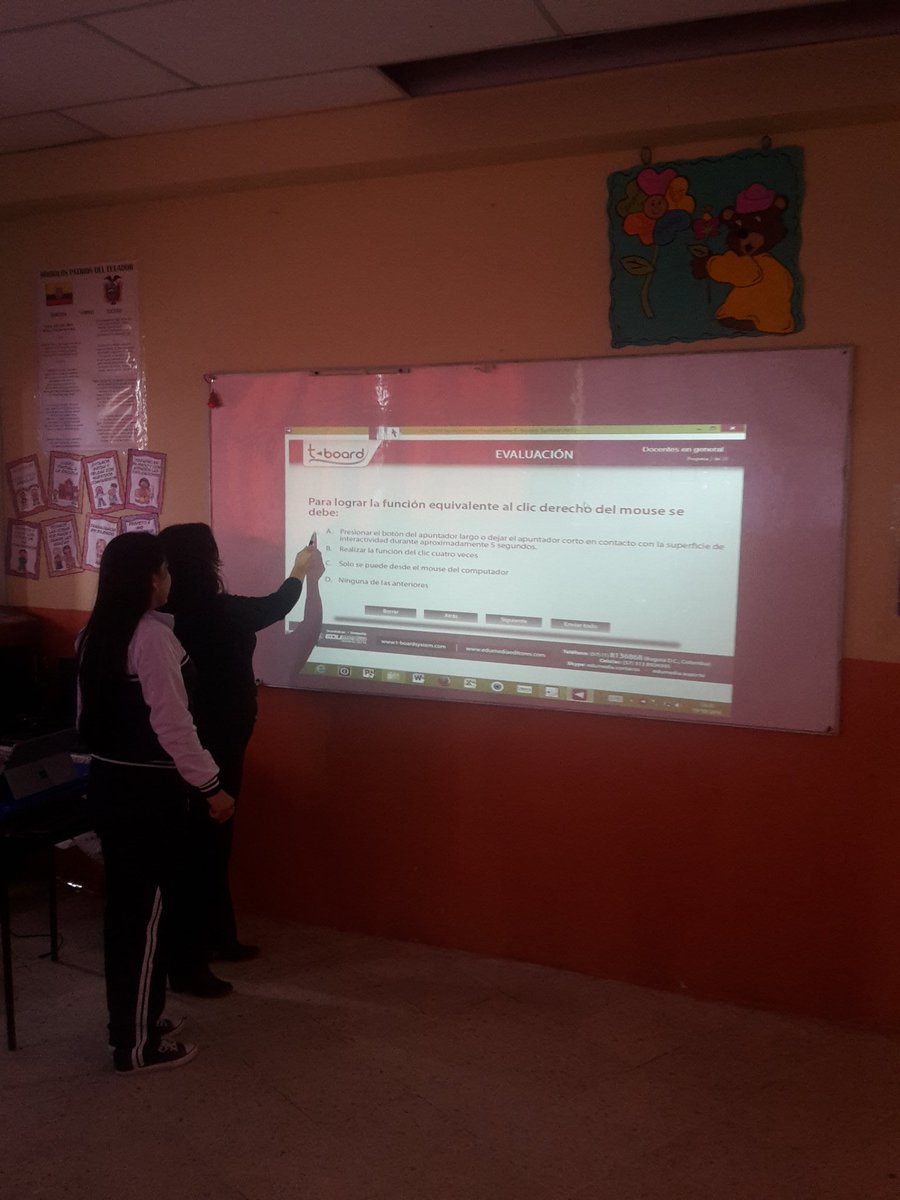 i_penhafiel's tweet photo. Evaluación formativa a docentes de Inst. Educ. Municipales en #Loja #trabajocolaborativo

@chatojobol @MunicipioDeLoja @KukaGb https://t.co/Zn7HD7C5jP
