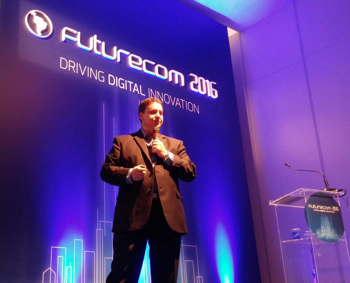 telcoreport's tweet photo. Jonas de Oliveira, Diretor de Arquitetura da @Amdocs ministra a palestra "Expanding Your Share Of Enterprise Revenues..." #Futurecom2016 https://t.co/3DFw1cAXhG
