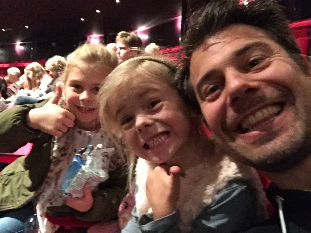 GrootisDennisde's tweet photo. Wij zagen vanmiddag een geweldige #gelaarsdekat in de @Efteling! met @VisscherMarcel @soykroon en @VajenB Top gedaan! https://t.co/C3xfeYpoVH