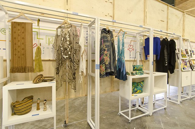 CulturaNacionAR's tweet photo. Indumentaria y accesorios argentinos de SAVIA, Inka, @gonvillamax, Quier, Sin Más, @catarautenberg y @vncomplementos en el #MICSur2016. https://t.co/L1UxOxMC3k