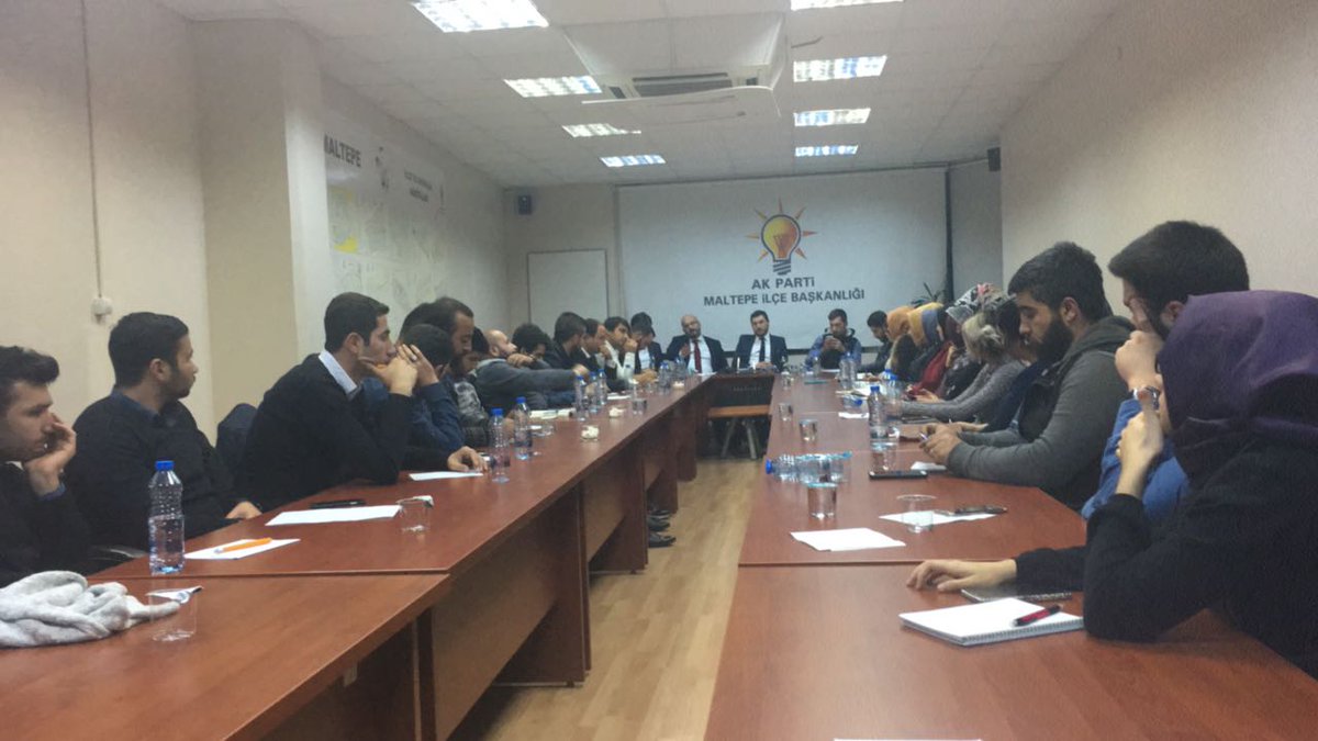 maltepeakgenc's tweet photo. Belediye meclis üyemiz grup başkan vekilimiz @erikci44 ün  katılımıyla, haftalık olağan yönetim kurulu toplantımızı gerçekleştiriyoruz. https://t.co/G6cgeLYXp9