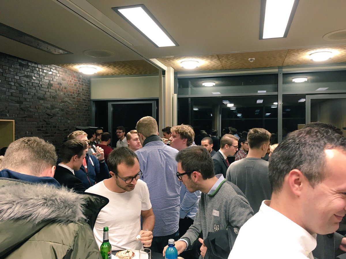 hannahschmitzFS's tweet photo. Great energy and lots of talking at the get together @FrankfurtSchool at our #FSAlumni Insight https://t.co/Mf2xsmfnkz
