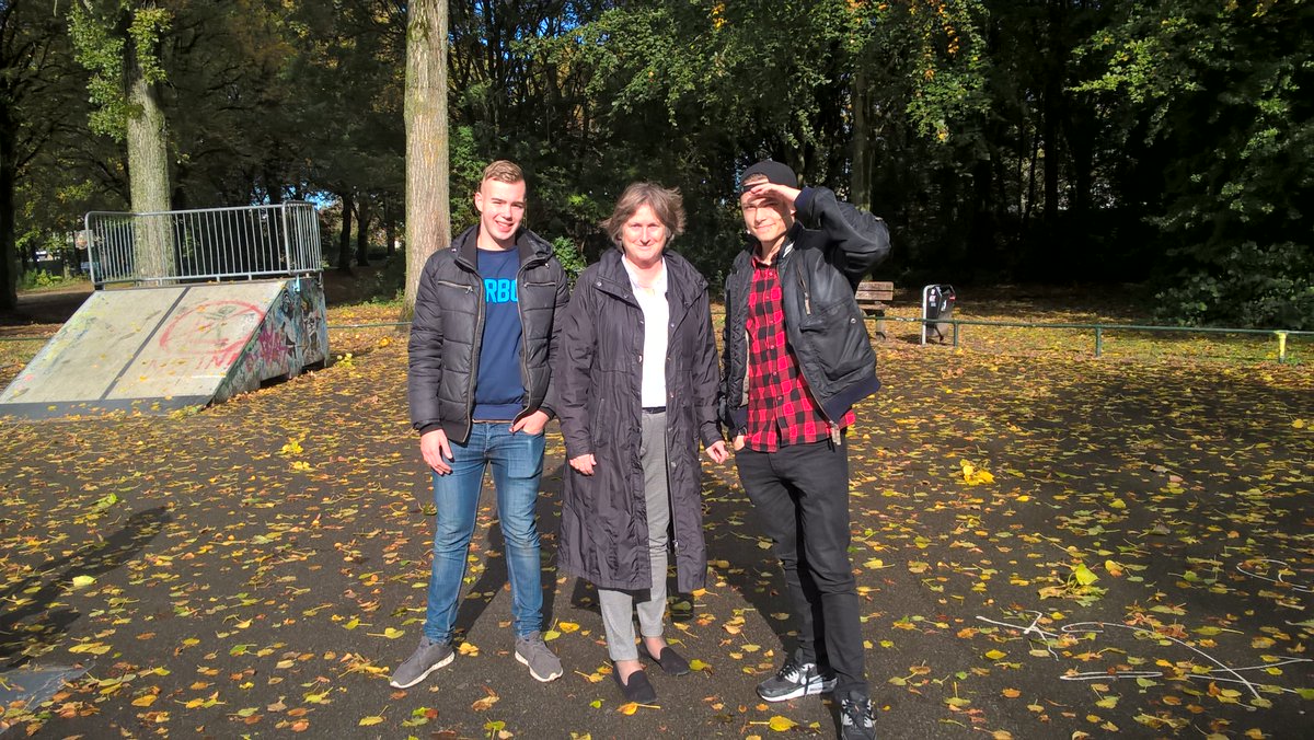 Vanmiddag tijdje doorgebracht met Jan en Figo, #HoekschLyceum .Langs belangrijke plekken voor jongeren. #MooiGesprek