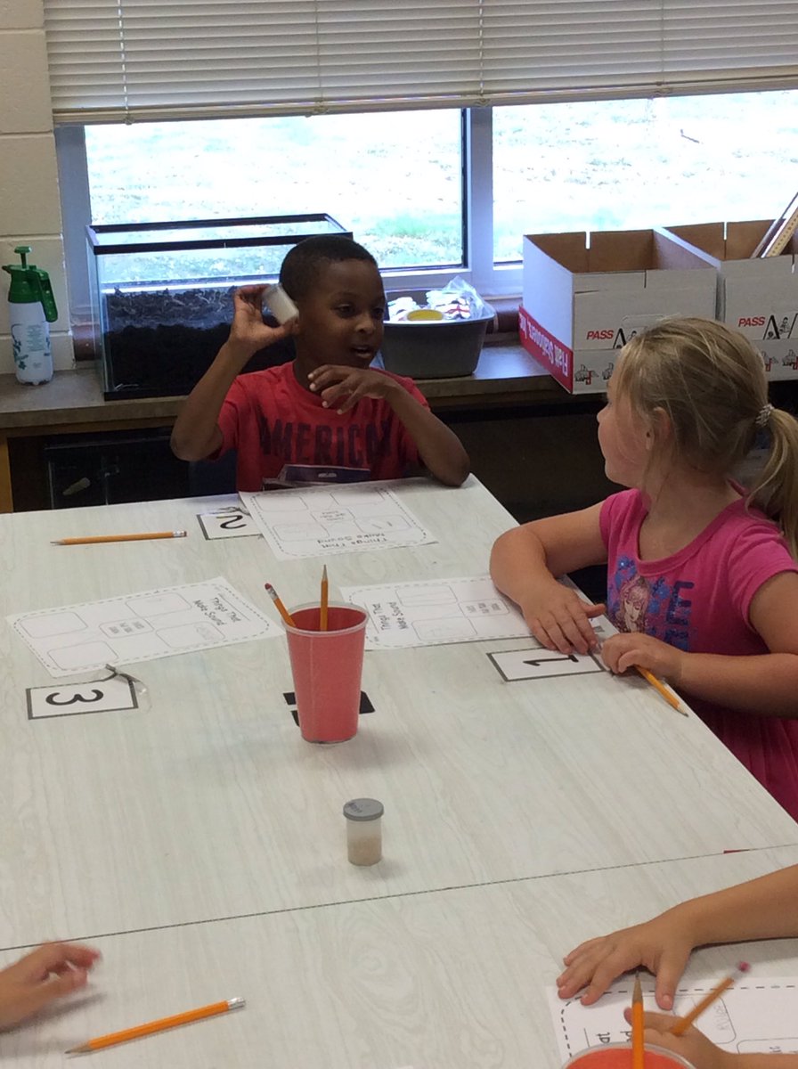 kjones_prek's tweet photo. Listening to sounds in science 👂🏻 https://t.co/Jp2RYPJXrN