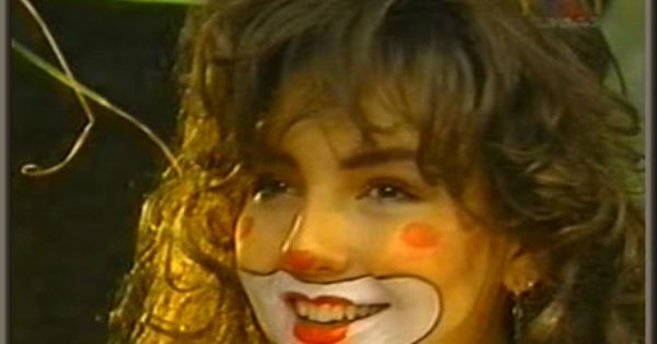 udiseaoficial's tweet photo. Payaso de estadounidense vs. payaso mexicano. #PréndeteVsLaDiscriminación #RejectedDebateTopics https://t.co/haz6IbVW81