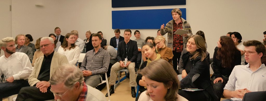 SchwarzkopfStfg's tweet photo. Danke @bmwstiftung für die wunderbare Zusammenarbeit heute abend! #SFdebates https://t.co/wnxnjPsZXM