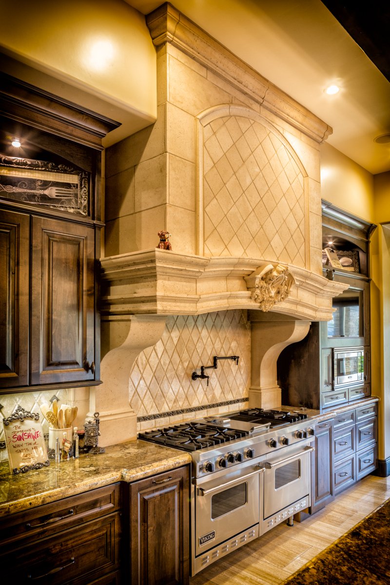 RealmofDesign's tweet image. What #kitchen hood #design can #RealmofDesign #create for you? Come down to the #showroom so we can help #sketch your #dream-kitchen today